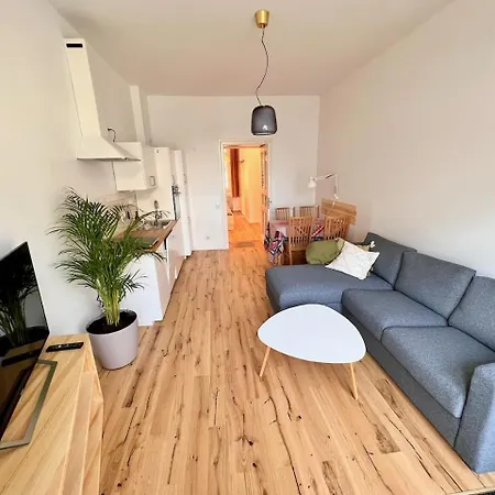 Central Apartment In Trendy Friedrichshain Berlin Exterior photo