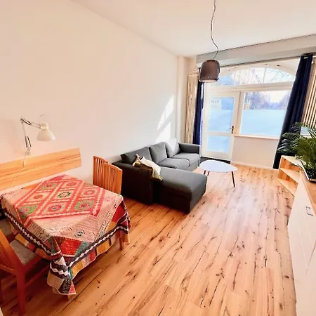 Central Apartment In Trendy Friedrichshain Berlin Exterior photo