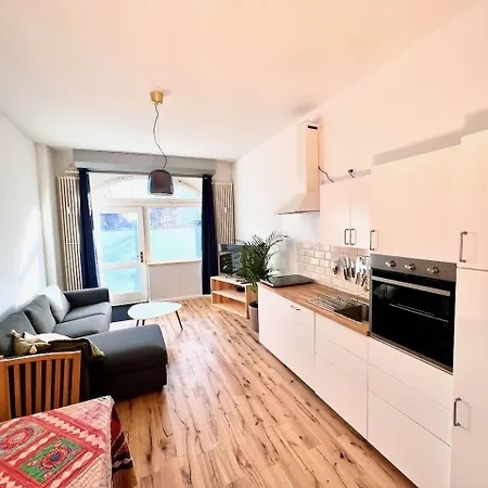 Central Apartment In Trendy Friedrichshain Berlin Exterior photo